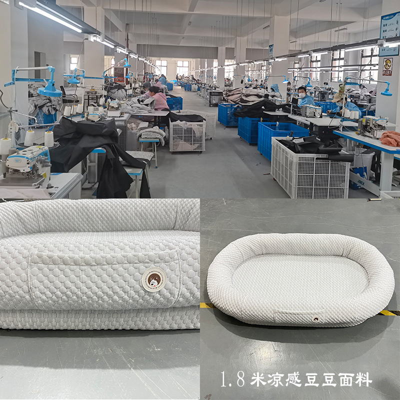 Waterproof outdoor dog bed suitable for elevated outdoor use